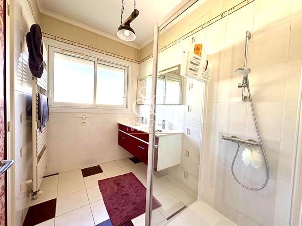 Angouleme – Maison avec piscine – 7 pièce(s) 144 m2 env.