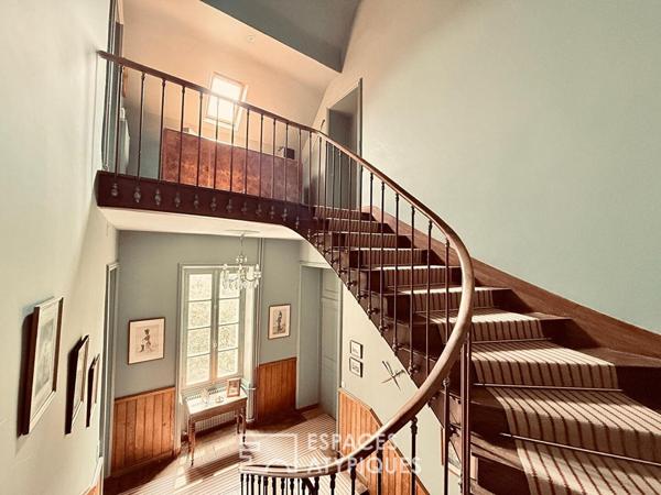 Maison de maître et dépendances dans un écrin de nature préservé
