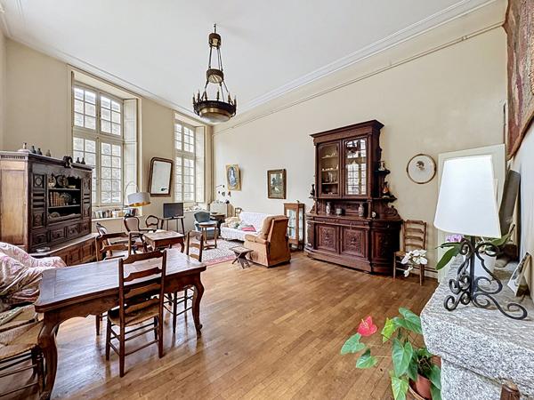Appartement T4 de caractère avec grands volumes au coeur de Saint-Malo Intra-Muros