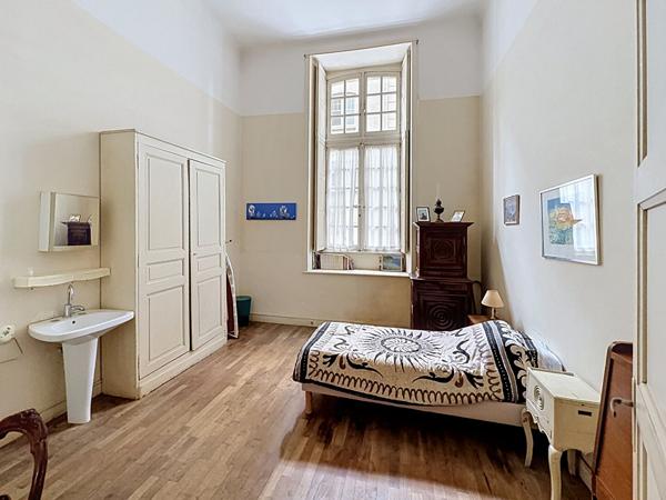Appartement T4 de caractère avec grands volumes au coeur de Saint-Malo Intra-Muros