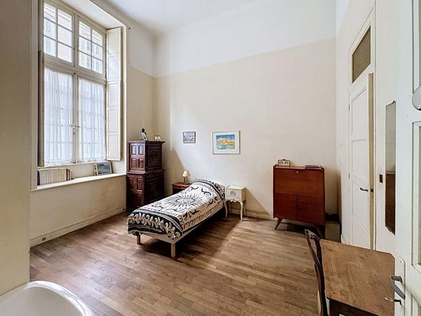 Appartement T4 de caractère avec grands volumes au coeur de Saint-Malo Intra-Muros