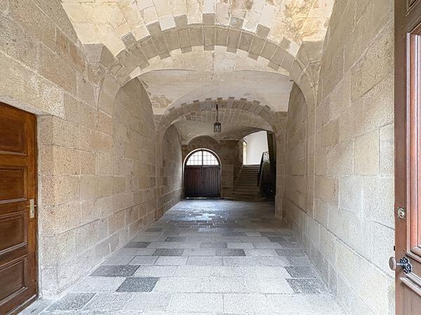 Appartement T4 de caractère avec grands volumes au coeur de Saint-Malo Intra-Muros