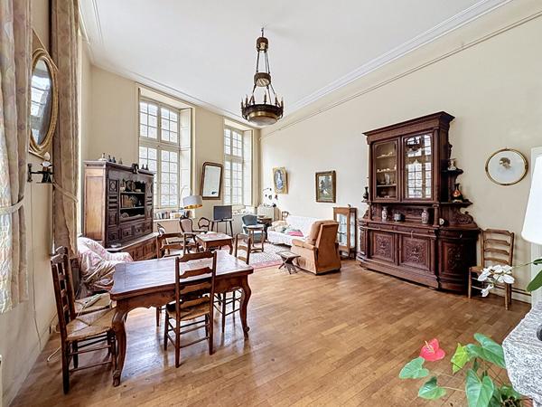 Appartement T4 de caractère avec grands volumes au coeur de Saint-Malo Intra-Muros