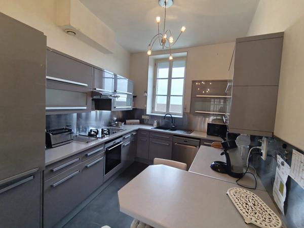Location Maison 6 pièces 173 m2 à Charsonville