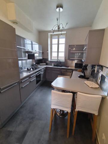 Location Maison 6 pièces 173 m2 à Charsonville