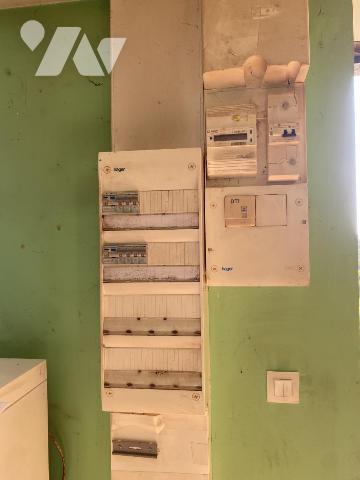 MAISON EN PIERRES AVEC GARAGE ET BATIMENT SUR TERRAIN DE 4.600 m²