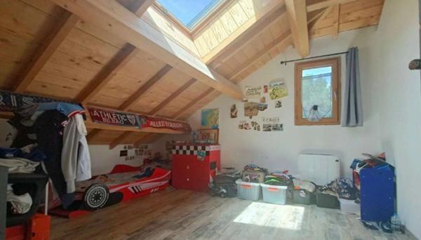 A VENDRE, Villa de Prestige à Seyne-les-Alpes – Vue Panoramique & Proximité des Pistes