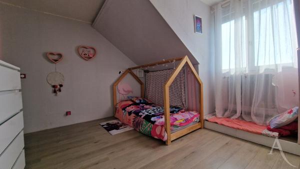 Maison Limay sur S/sol total 4 chambres et 343m² de terrain