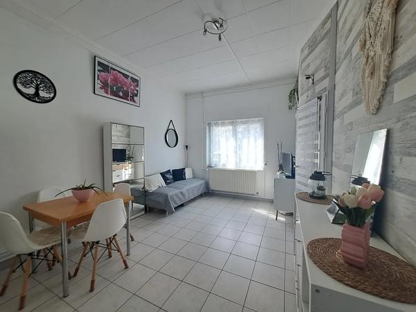 NOUVEAUTE et en EXCLUSIVITE, située à RONCHIN, secteur le petit Ronchin, vous serez séduit par cette charmante maison…