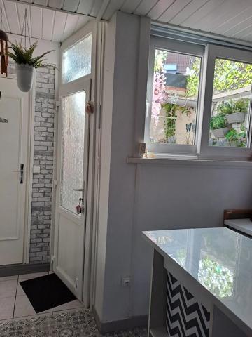NOUVEAUTE et en EXCLUSIVITE, située à RONCHIN, secteur le petit Ronchin, vous serez séduit par cette charmante maison…