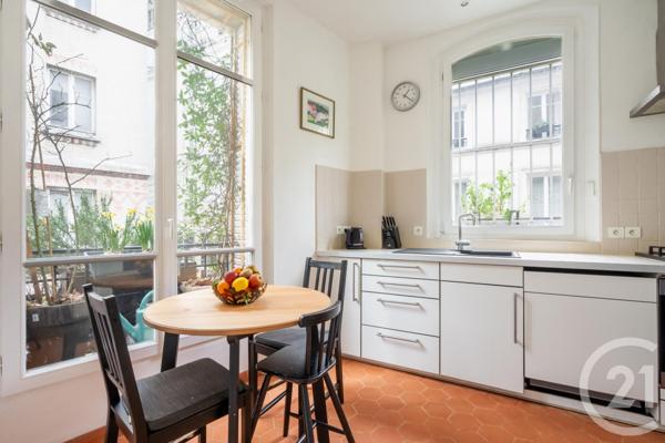Appartement F5 à vendre  5 pièces - 119,49 m2 PARIS - 75011