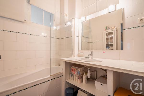 Appartement F5 à vendre  5 pièces - 119,49 m2 PARIS - 75011