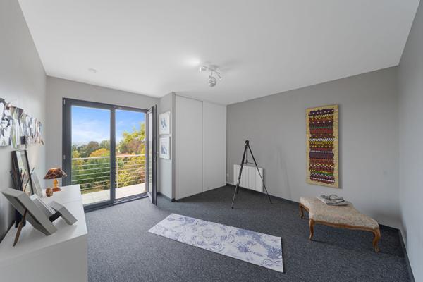 THIONVILLE Superbe Villa classée B avec 6 Chambres 280 m² habitables Vue dégagée. Piscine chauffée Grand Jardin Sous-sol aménagé