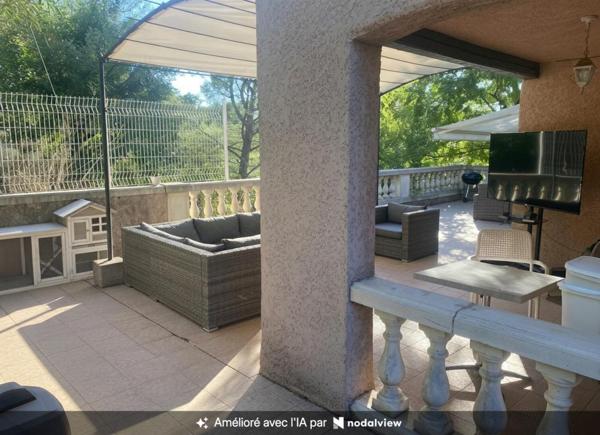 Villa traditionnelle 5 pièces 130m2 Garage et logement independant