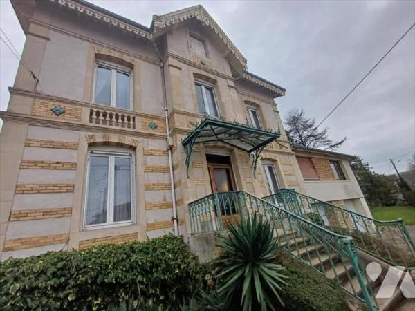 Rosières-aux-SalinesPropriété de caractère avec magnifique terrain arboré de 1800 m2, orné d'ar...