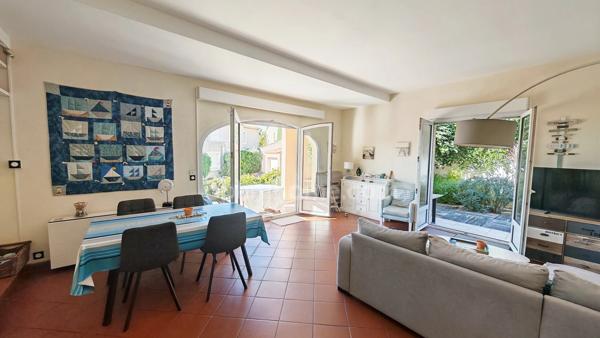 Appartement à vendre de 88 m² en Rez-de-jardin avec grandes terrasses à Bouzigues – Étang de Thau