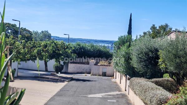 Appartement à vendre de 88 m² en Rez-de-jardin avec grandes terrasses à Bouzigues – Étang de Thau