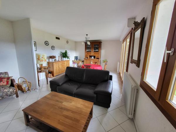 Secteur du ROUSSAY , maison 5 pièces au calme