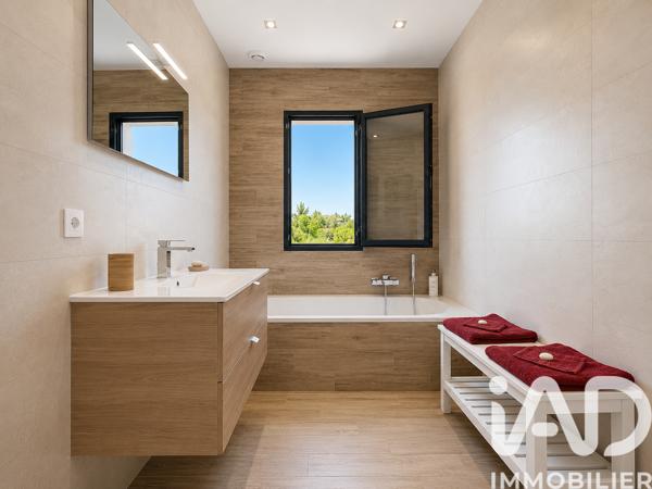 Maison à vendre 4 pièces 140 m² Montauroux
