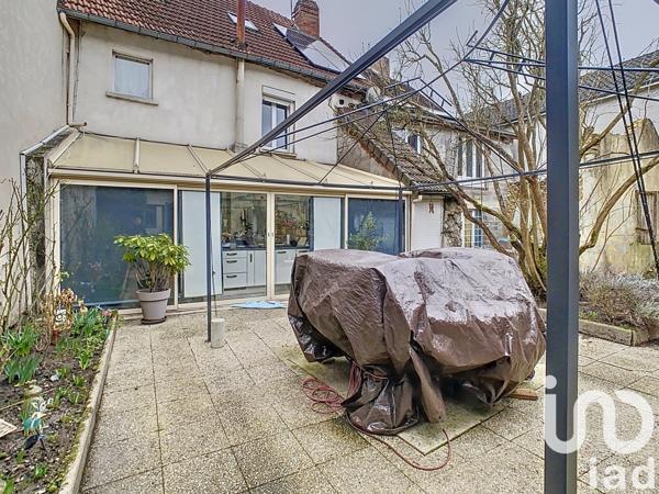 Maison 9 pièces de 240 m² à Sézanne (51120)