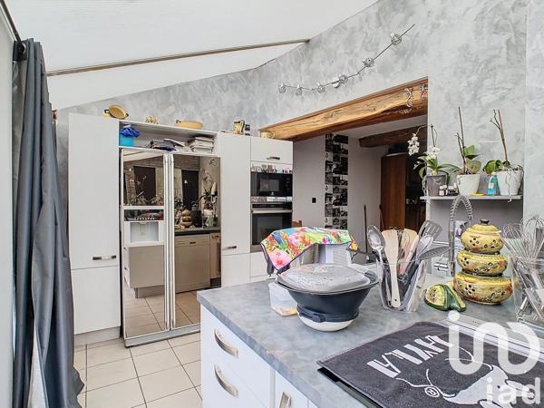 Maison 9 pièces de 240 m² à Sézanne (51120)