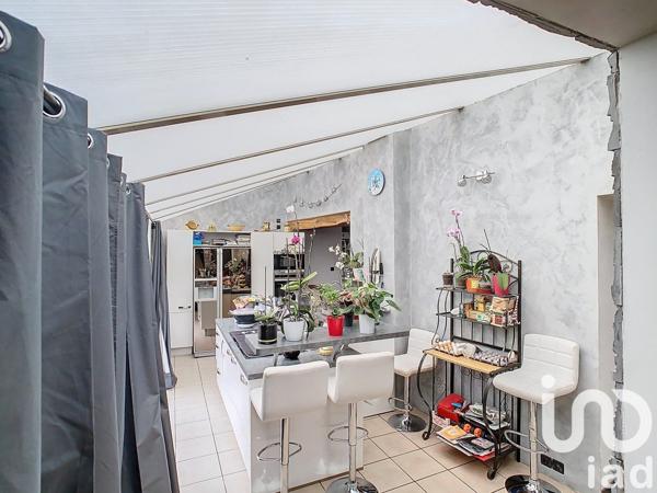 Maison 9 pièces de 240 m² à Sézanne (51120)