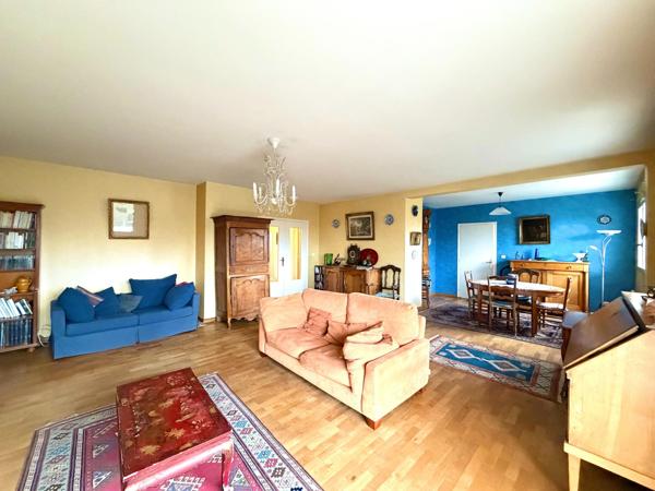 Appartement 3 chambres de 135m², garage et balcon