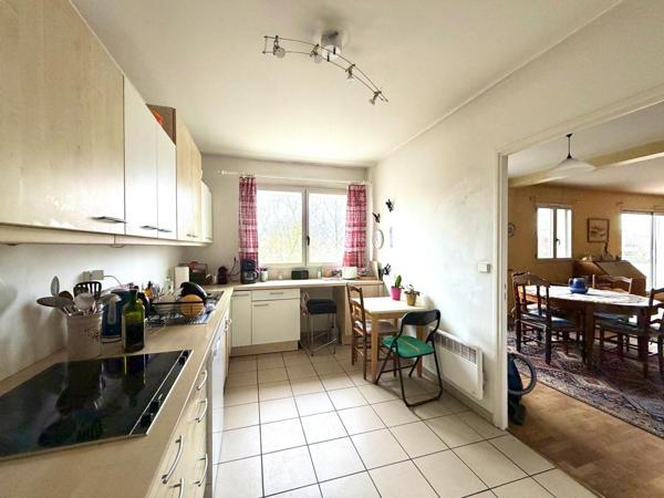 Appartement 3 chambres de 135m², garage et balcon