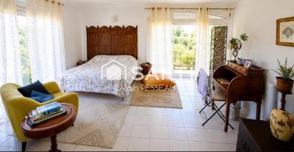 Superbe villa à Montvert avec dépendance locative