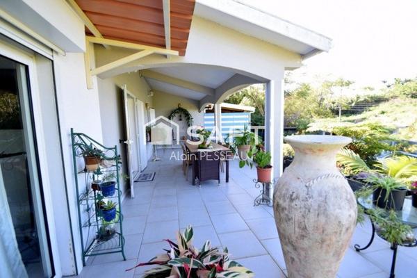 Superbe villa à Montvert avec dépendance locative