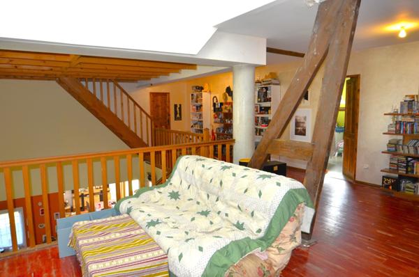 Maison 250 m² 5 chambres. Piscine