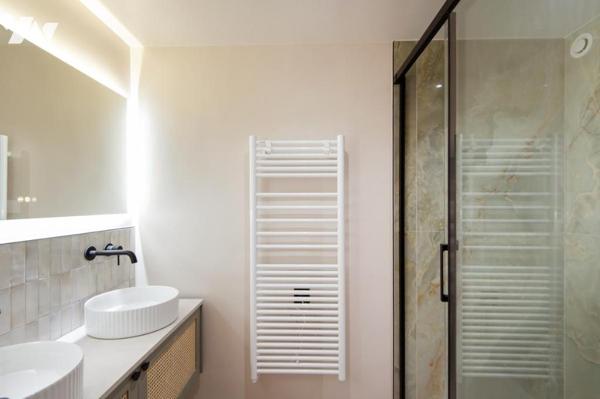 Triplex d'exception (prof. libérale possible en rdch.) - Rue Navarin Paris 9e