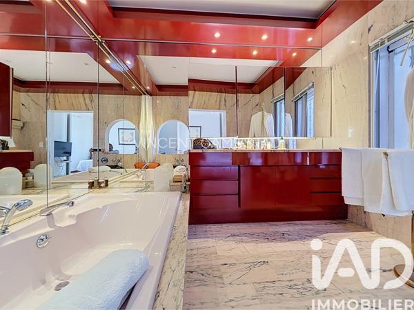 Maison à vendre 7 pièces 263 m² Sanary-sur-Mer