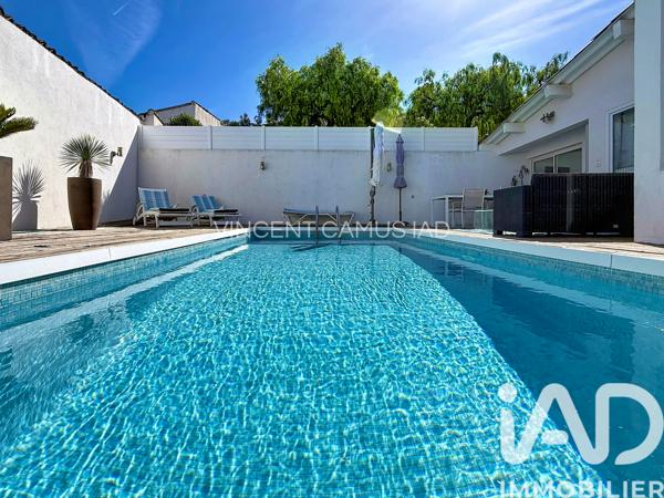 Maison à vendre 7 pièces 263 m² Sanary-sur-Mer
