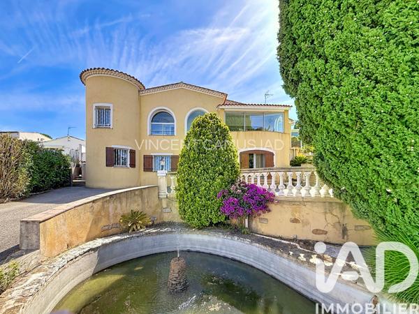 Maison à vendre 7 pièces 263 m² Sanary-sur-Mer