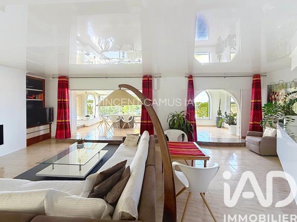 Maison à vendre 7 pièces 263 m² Sanary-sur-Mer