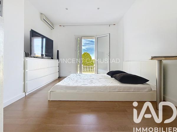 Maison à vendre 7 pièces 263 m² Sanary-sur-Mer