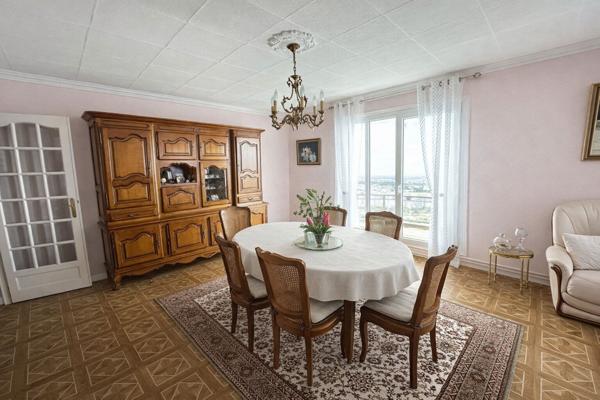 Dernier étage avec vue panoramique sur Nantes, un appartement lumineux au potentiel remarquable