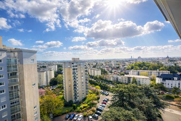 Dernier étage avec vue panoramique sur Nantes, un appartement lumineux au potentiel remarquable