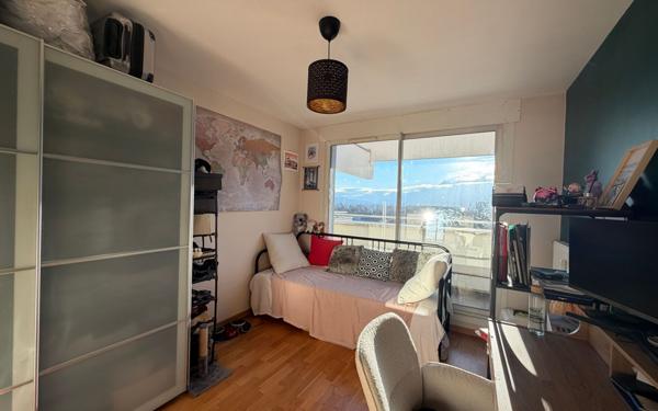 Appartement à vendre    3 pièces • 76 m2 Meylan