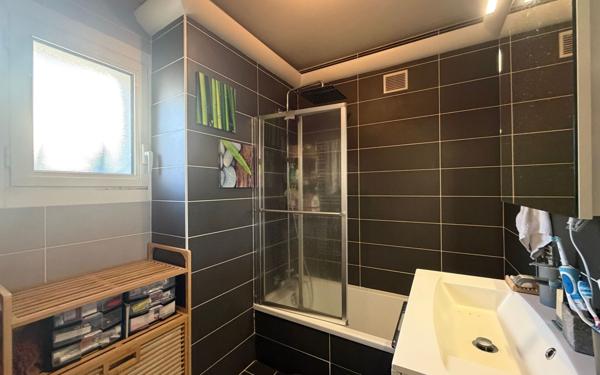 Appartement à vendre    3 pièces • 76 m2 Meylan