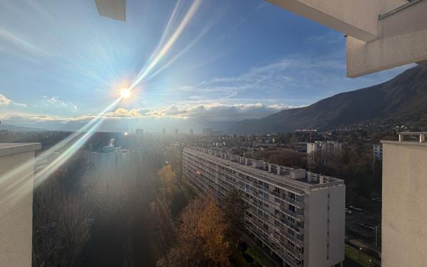 Appartement à vendre    3 pièces • 76 m2 Meylan