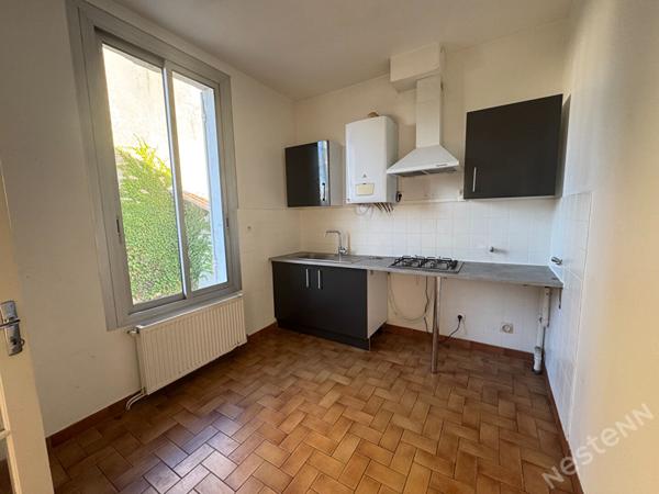 Maison des années 30 proche du centre ville et son studio loué.