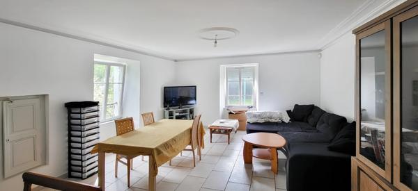 25550 ALLONDANS – SPECIAL INVESTISSEUR – FERME 2 MAISONS INDEPENDANTES + DEPENDANCES – 9 PIECES - 5/6 CHAMBRES – GARAGE