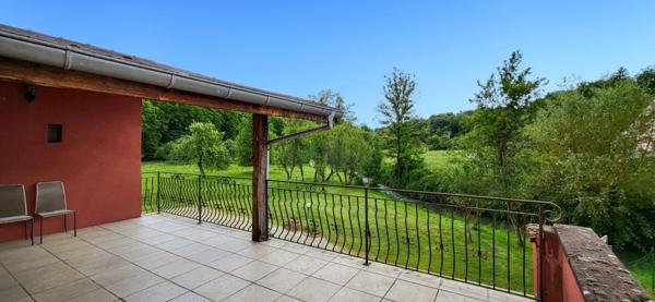 25550 ALLONDANS – SPECIAL INVESTISSEUR – FERME 2 MAISONS INDEPENDANTES + DEPENDANCES – 9 PIECES - 5/6 CHAMBRES – GARAGE