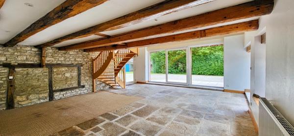 25550 ALLONDANS – SPECIAL INVESTISSEUR – FERME 2 MAISONS INDEPENDANTES + DEPENDANCES – 9 PIECES - 5/6 CHAMBRES – GARAGE