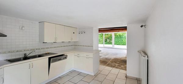 25550 ALLONDANS – SPECIAL INVESTISSEUR – FERME 2 MAISONS INDEPENDANTES + DEPENDANCES – 9 PIECES - 5/6 CHAMBRES – GARAGE