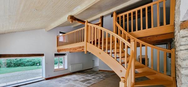 25550 ALLONDANS – SPECIAL INVESTISSEUR – FERME 2 MAISONS INDEPENDANTES + DEPENDANCES – 9 PIECES - 5/6 CHAMBRES – GARAGE