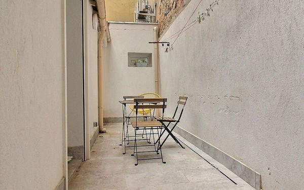 Appartement à vendre    4 pièces • 74 m2 Marseille 6