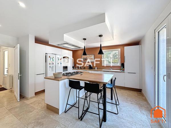 Propriété d'exception de 190m² sur 14020m² de terrain clos